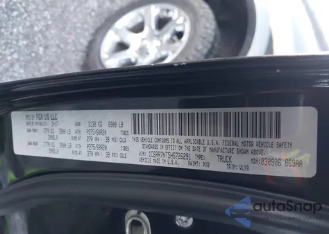 2017 Ram 1500 Laramie 4X4 5'7 Box z USA, uszkodzony, nr VIN 1C6RR7NT5HS726291